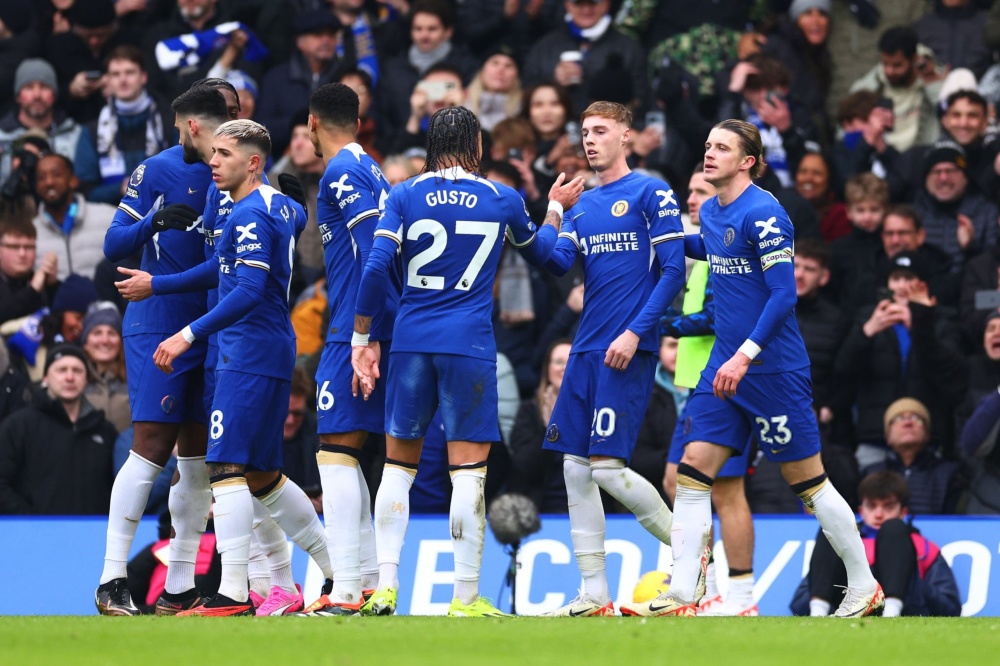 23胜12负却一打强队就崩？湖人再次惨败马刺，攻防短板已被摸透