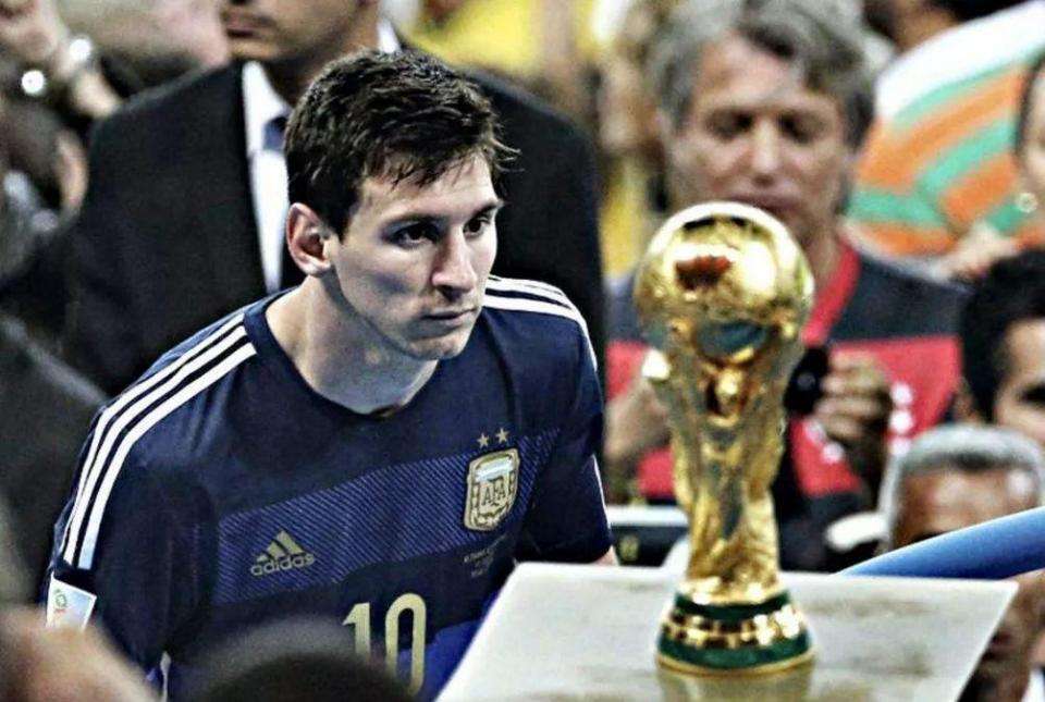 詹姆斯正式拒绝湖人续约合同！想重返骑士冲冠，米切尔却不给面子